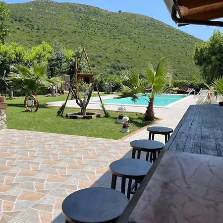 Casa De Crescenzo Con Piscina