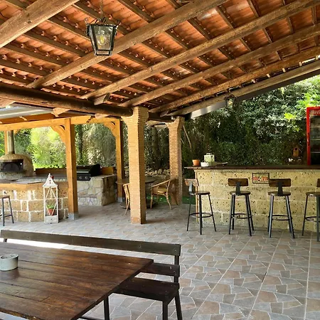 Casa De Crescenzo Con Piscina Bellona